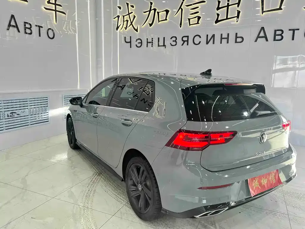Volkswagen Golf 2023 из CN, фото 6