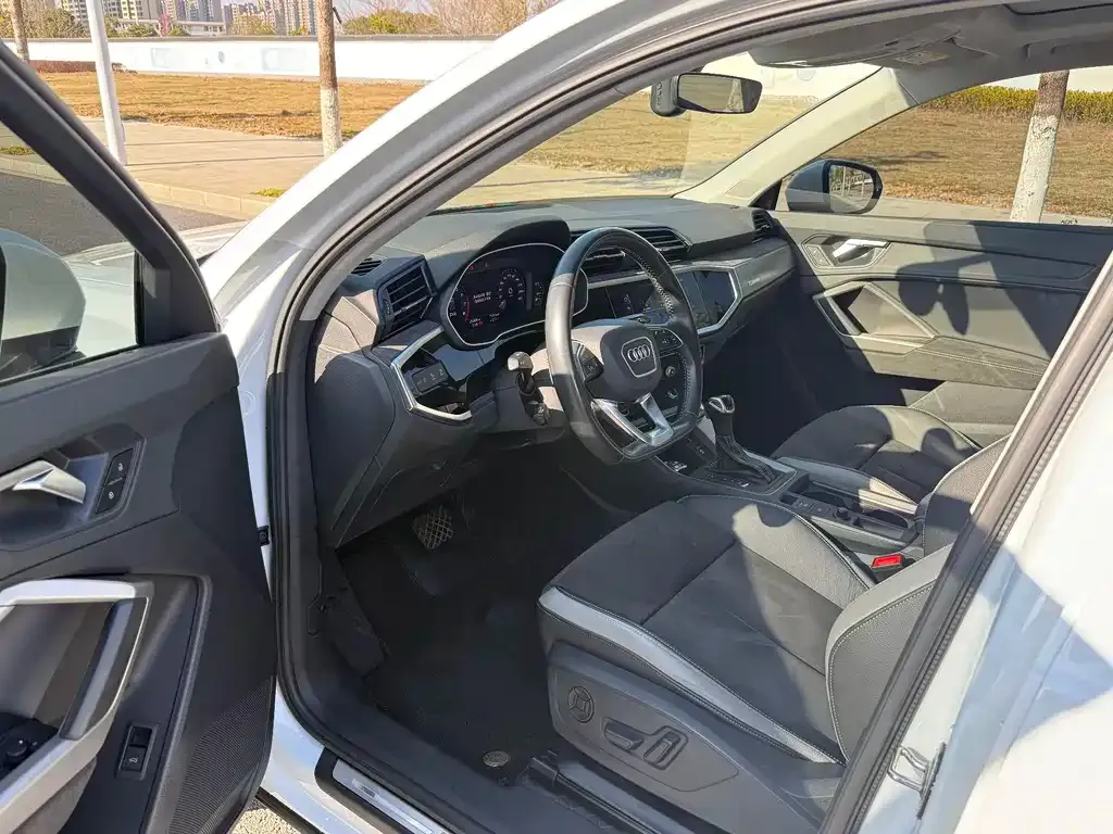 Audi Q3 2021 из CN, фото 6