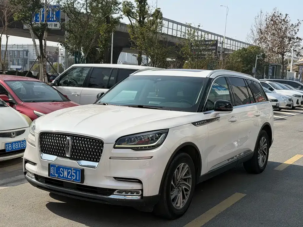 Lincoln Aviator — фото 1