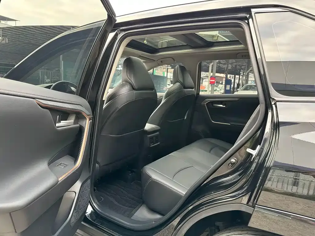 Toyota Wildlander 2025 из CN, фото 5