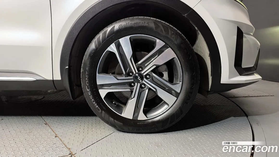 Kia Sorento — фото 8