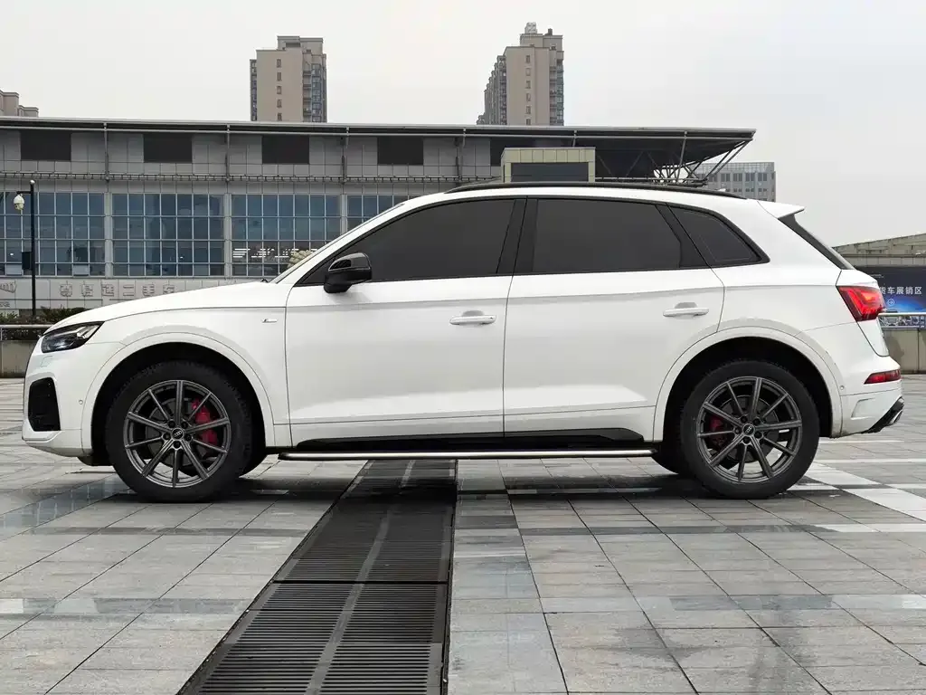 Audi Q5L 2022 из CN, фото 7