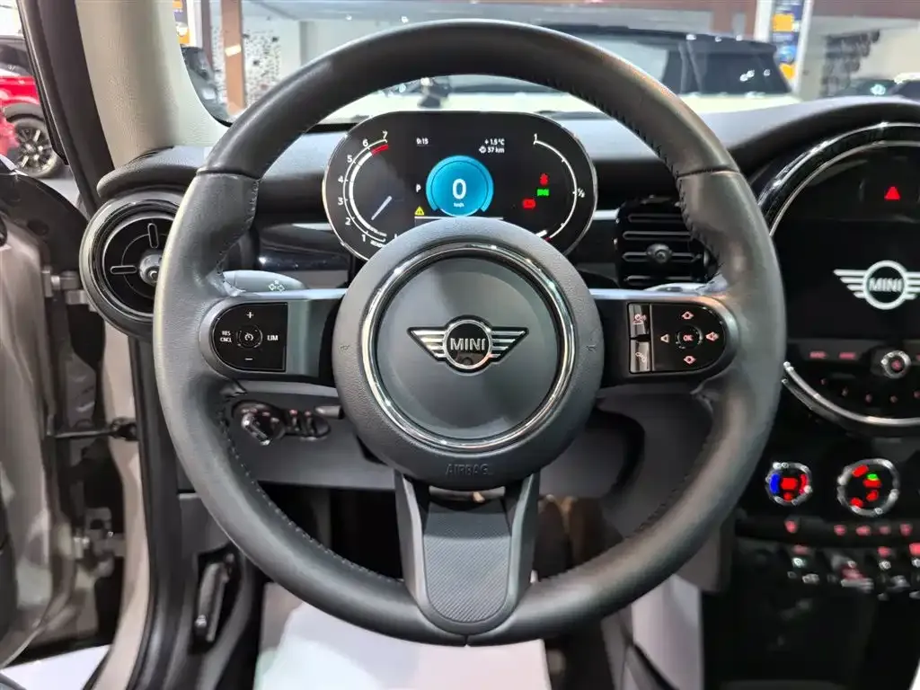 MINI Cooper (3-door) 2023 из CN, фото 9