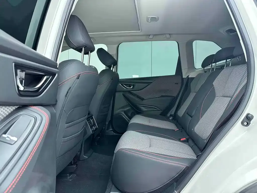 Subaru Forester 2022 из CN, фото 10