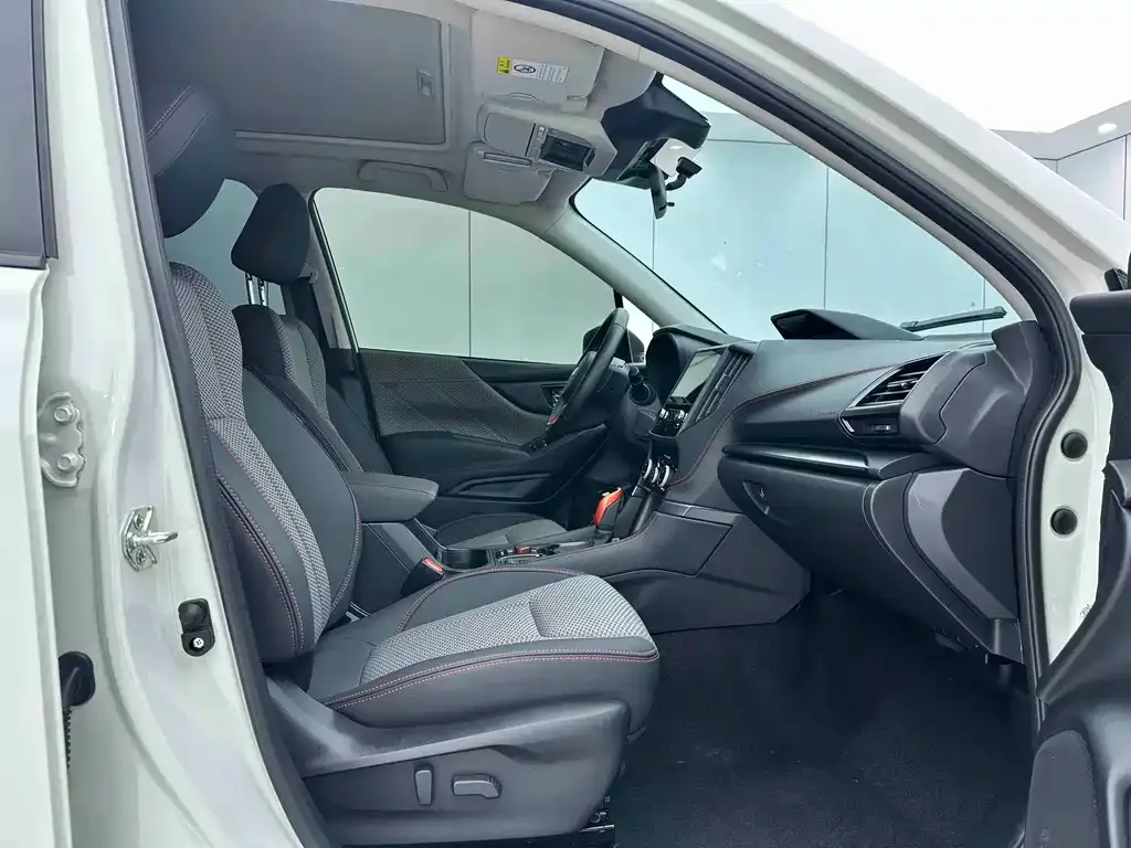 Subaru Forester 2022 из CN, фото 5