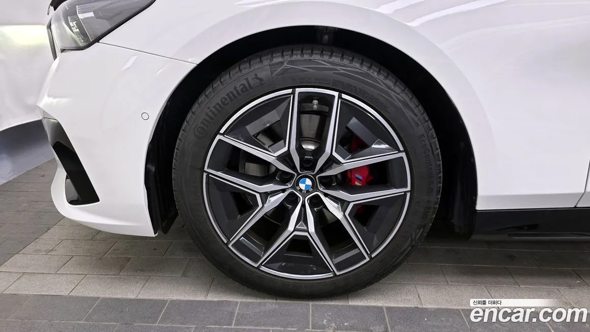 BMW 5-Series 2025 из KR, фото 7