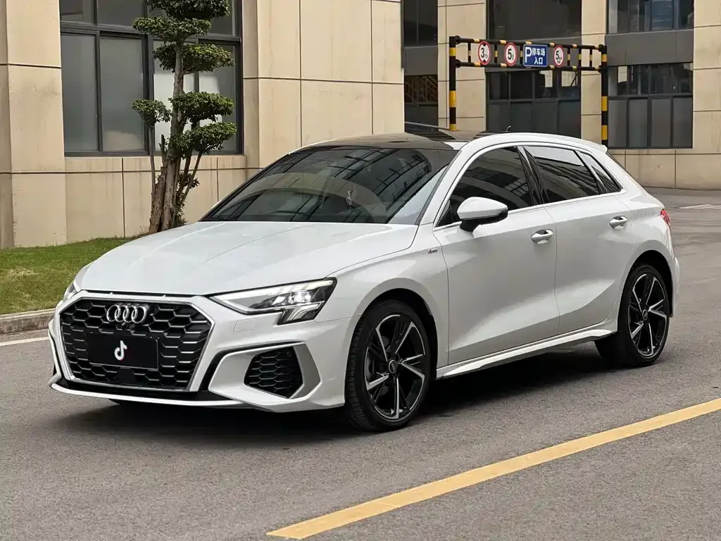 Audi A3 2024 из CN, фото 1