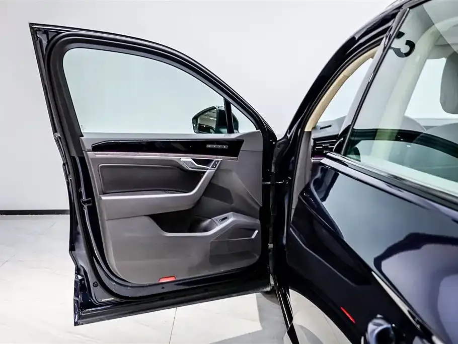 Volkswagen Touareg 2023 из CN, фото 5