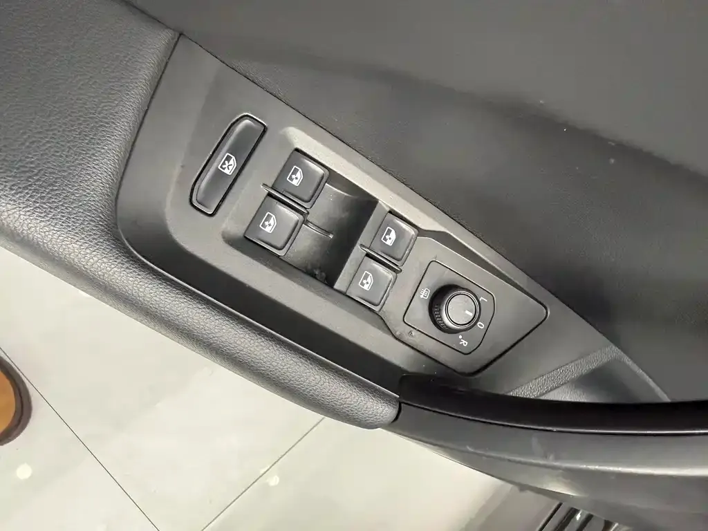 Volkswagen Tharu 2022 из CN, фото 7