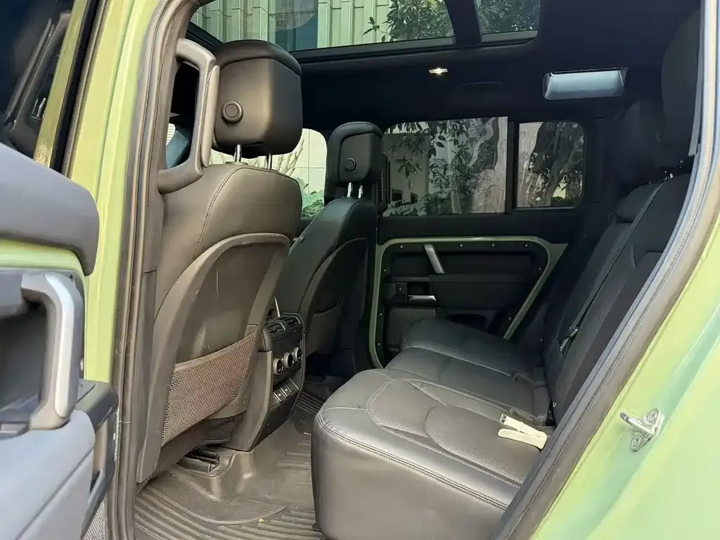 Land Rover Defender 2023 из CN, фото 2
