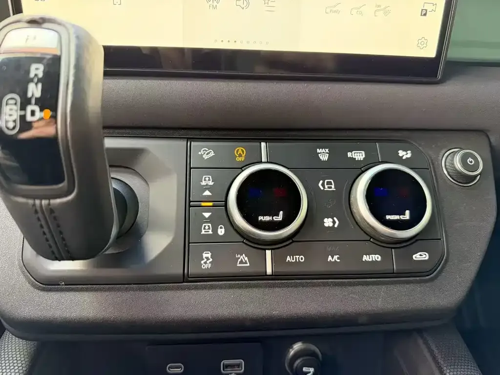 Land Rover Defender 2023 из CN, фото 4