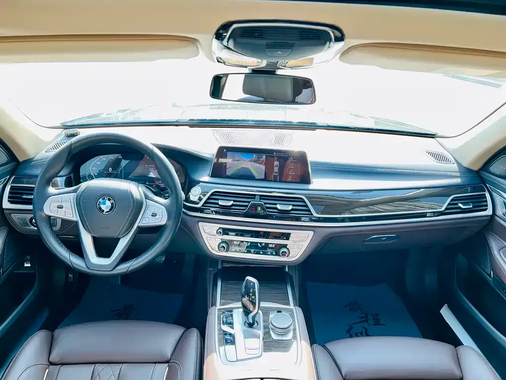 BMW 7 Series 2021 из CN, фото 7