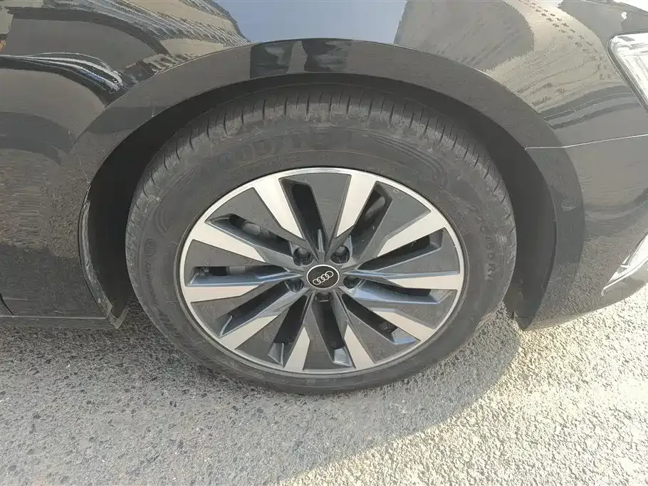Audi A6L 2023 из CN, фото 6