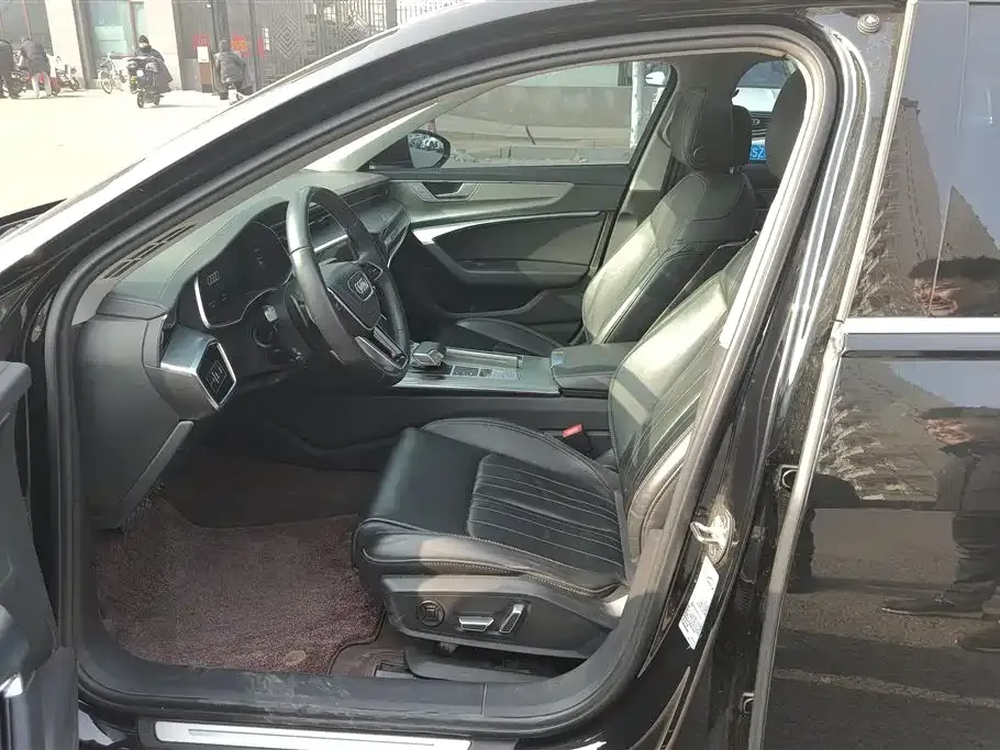 Audi A6L 2023 из CN, фото 10
