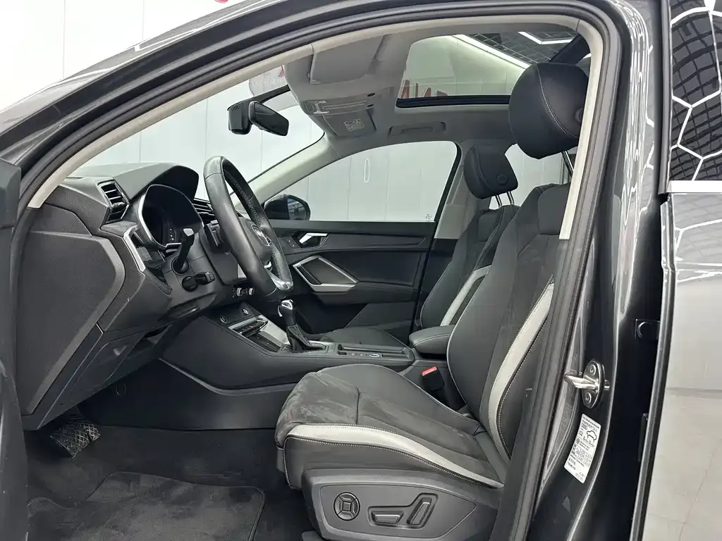 Audi Q3 2022 из CN, фото 2