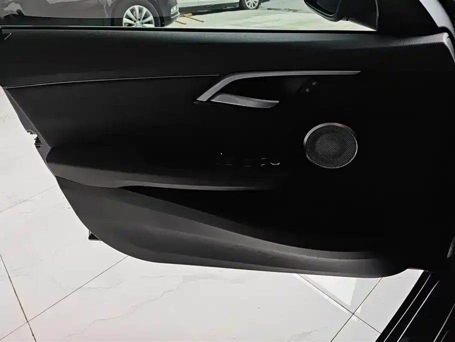 BMW 1 Series 2021 из CN, фото 3