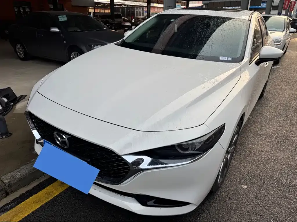 Mazda 3 Axela 2022 из CN, фото 1