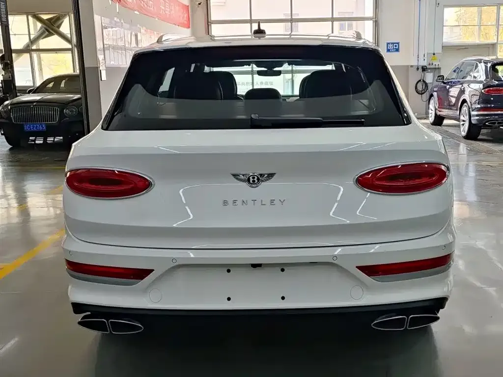 Bentley Bentayga — фото 5