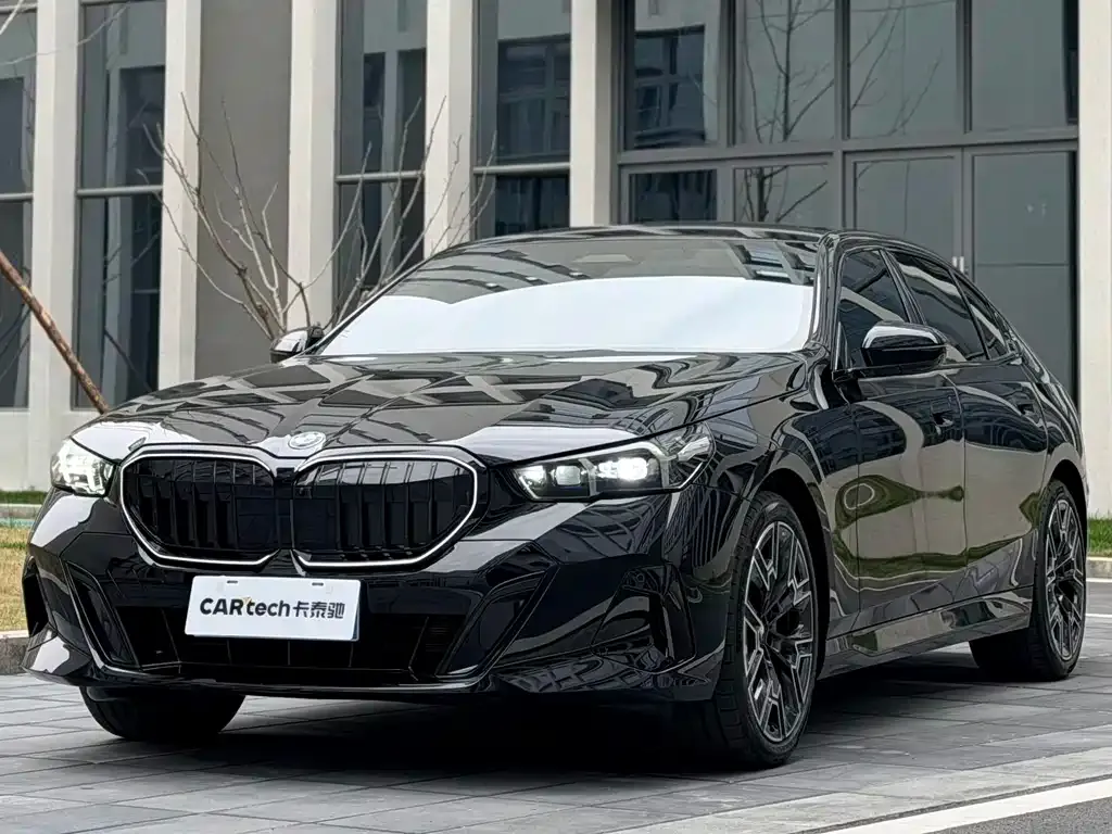 BMW 5 Series 2026 из CN, фото 1