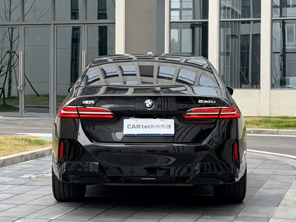 BMW 5 Series 2026 из CN, фото 3