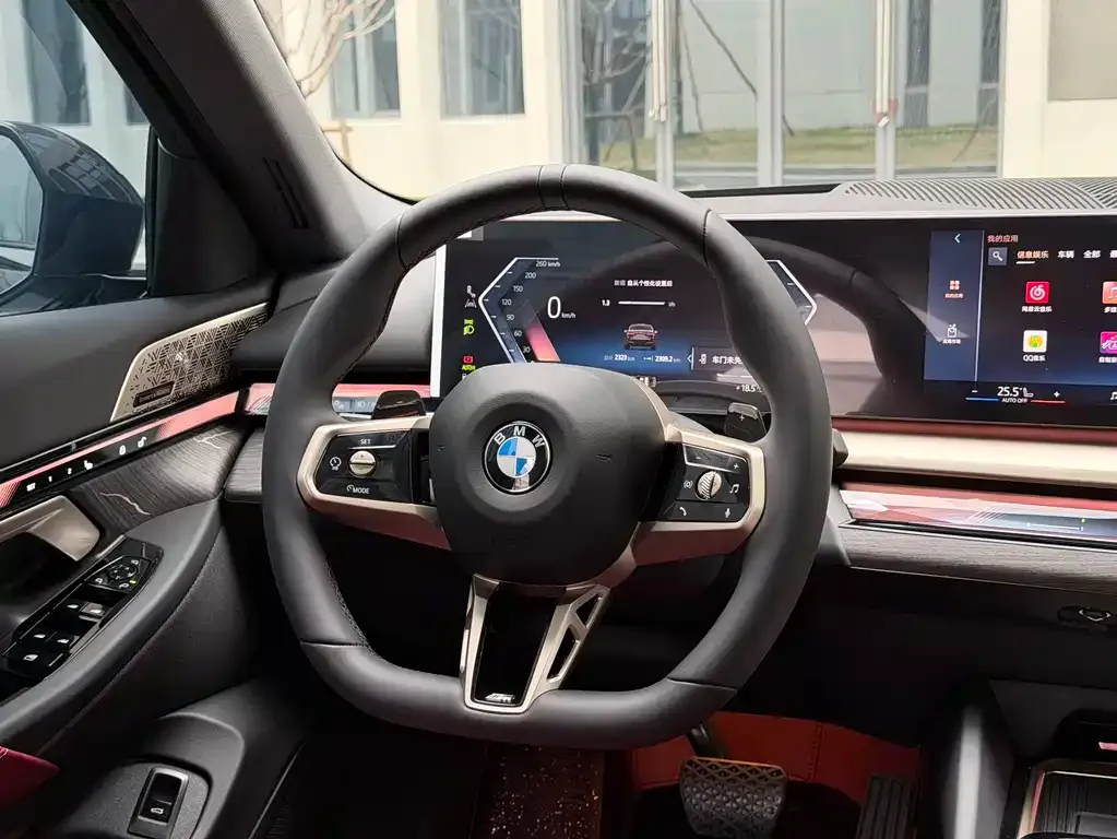 BMW 5 Series 2026 из CN, фото 8