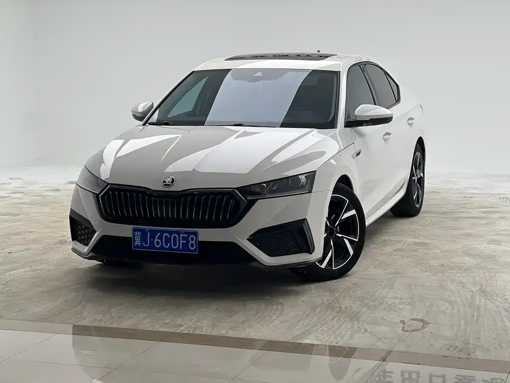 Skoda Octavia — фото 1