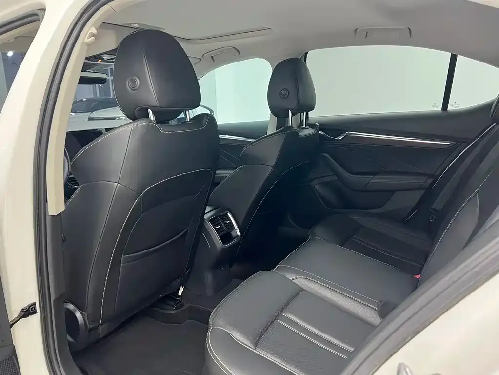 Skoda Octavia — фото 9
