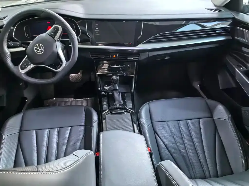 Volkswagen Passat 2024 из CN, фото 4