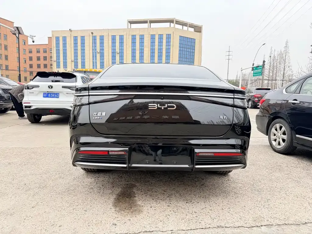 BYD Seal — фото 3