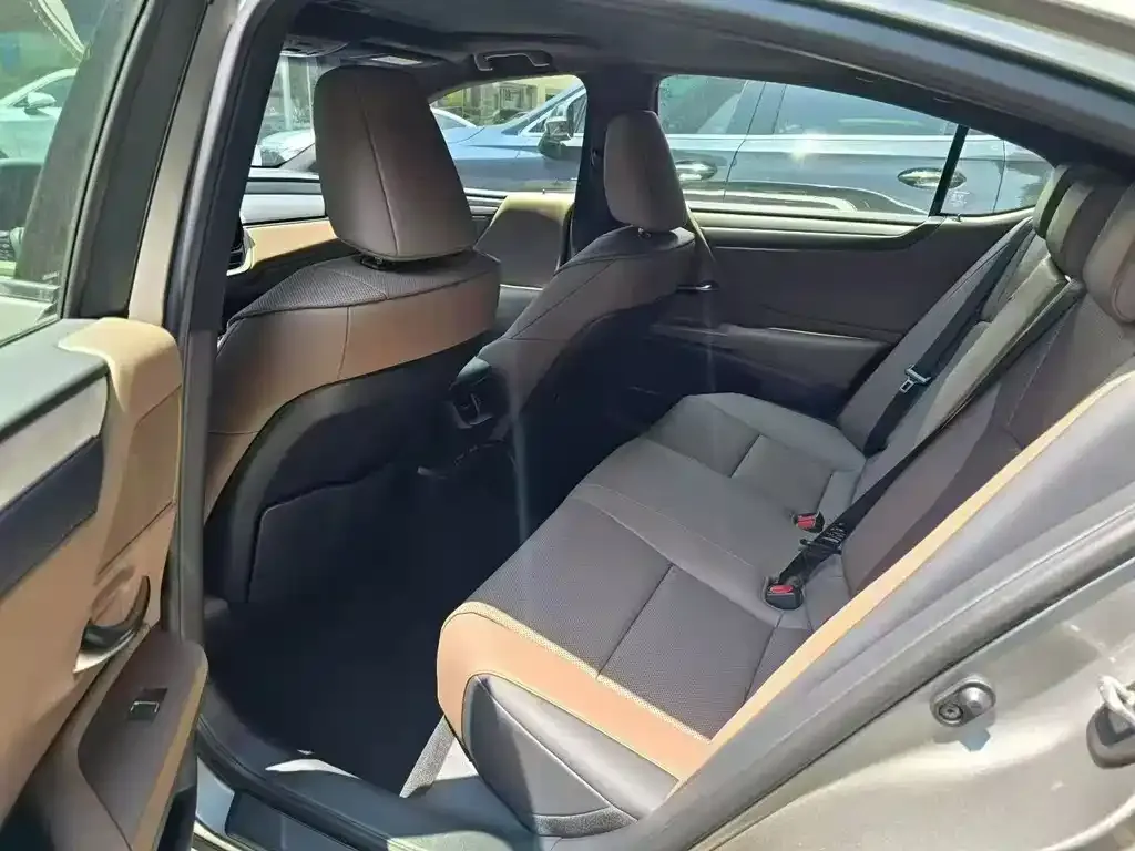 Lexus ES 2026 из CN, фото 3