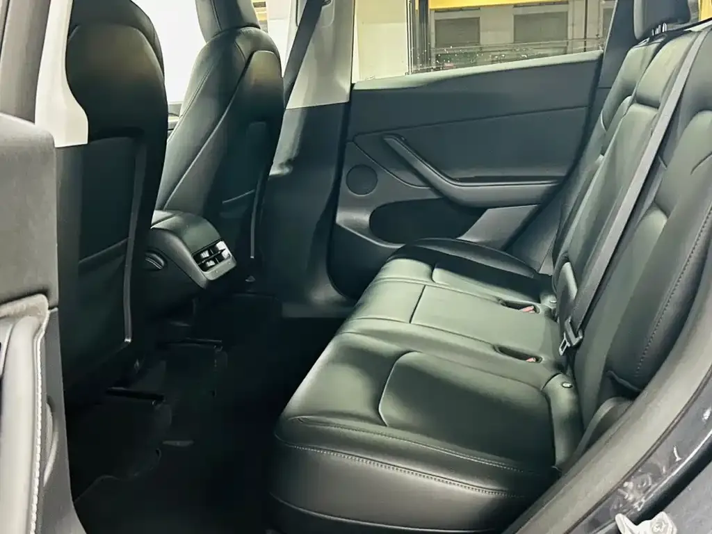 Tesla Model Y 2022 из CN, фото 10