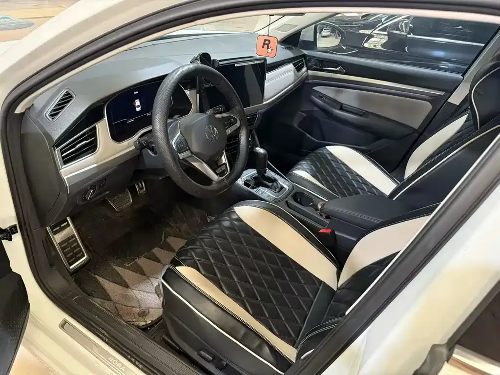 Volkswagen Bora 2024 из CN, фото 5