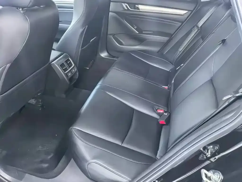 Honda Accord 2021 из CN, фото 2