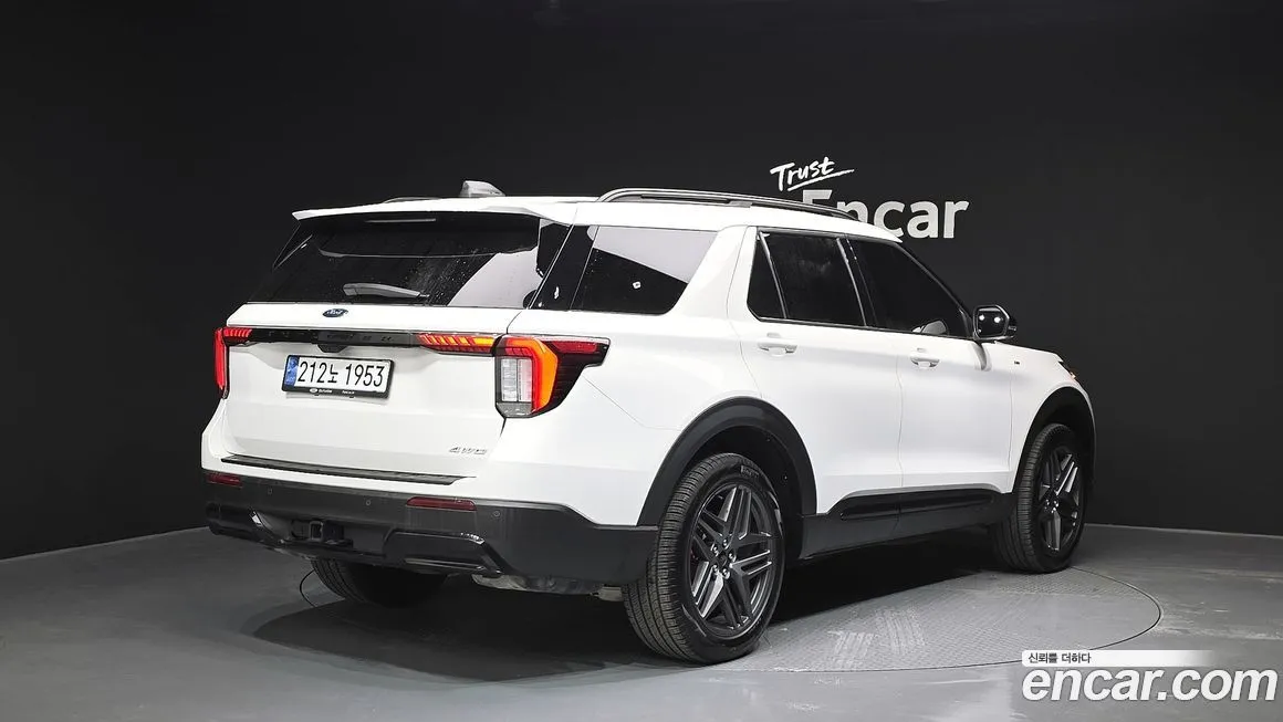 Ford Explorer 2025 из KR, фото 2