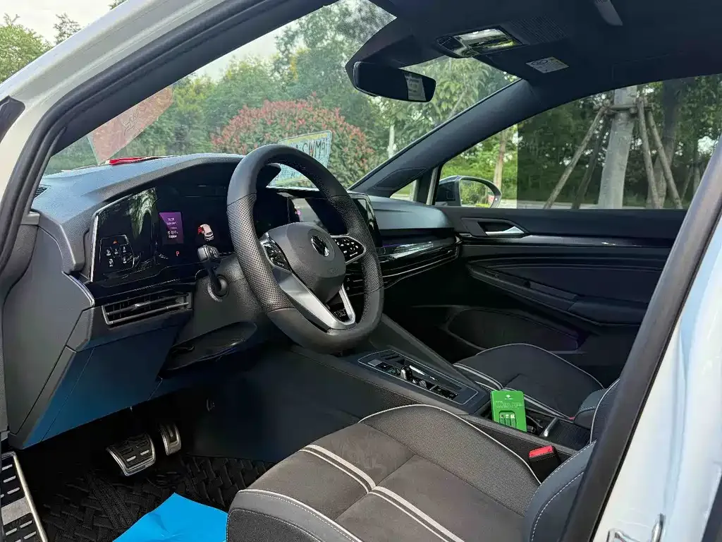 Volkswagen Golf 2022 из CN, фото 3