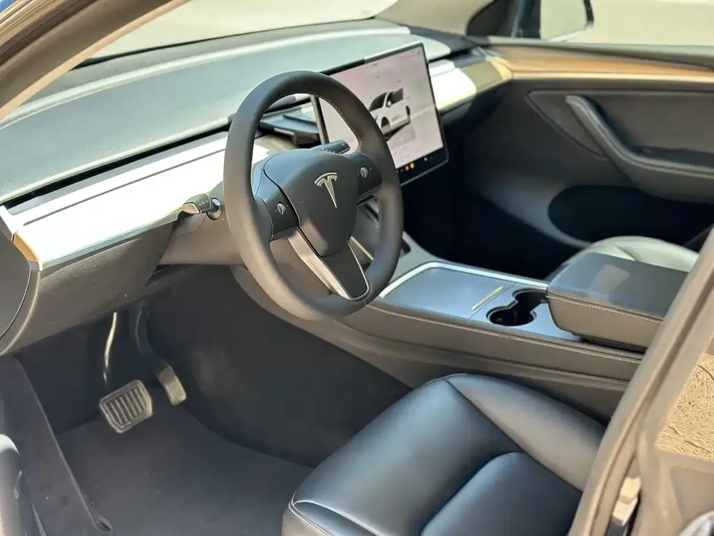 Tesla Model Y 2023 из CN, фото 3