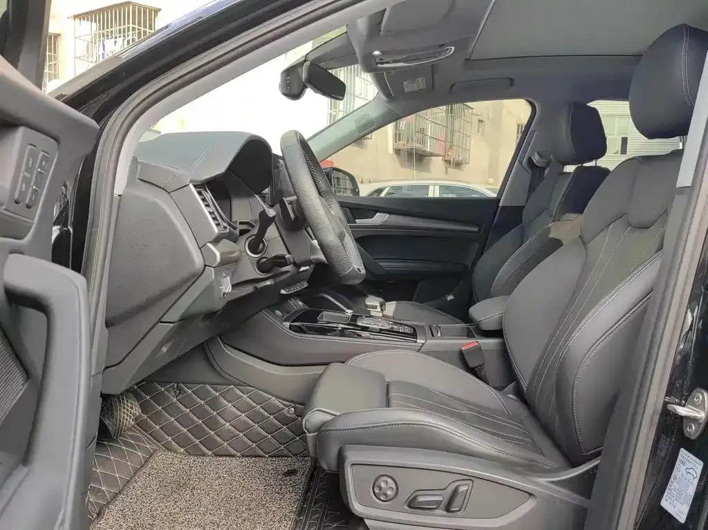 Audi Q5L 2022 из CN, фото 9