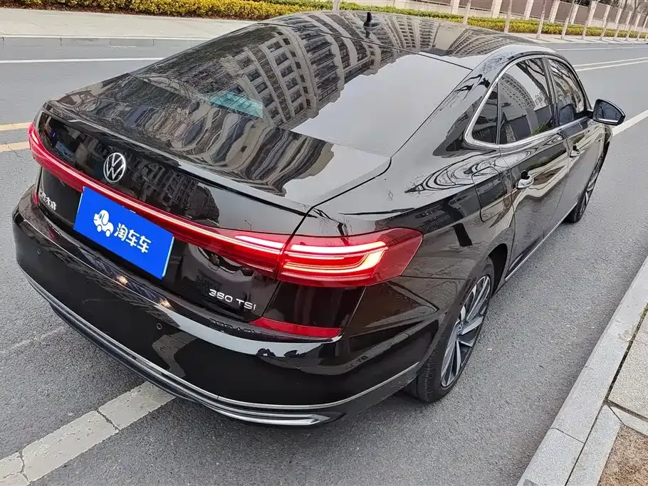 Volkswagen Passat 2023 из CN, фото 3