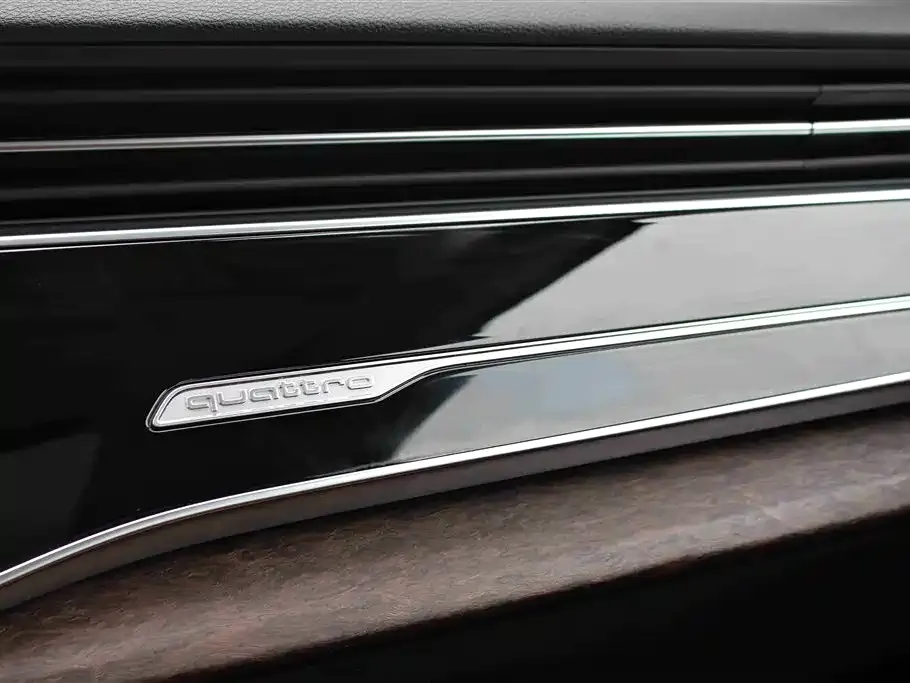 Audi Q7 2021 из CN, фото 6