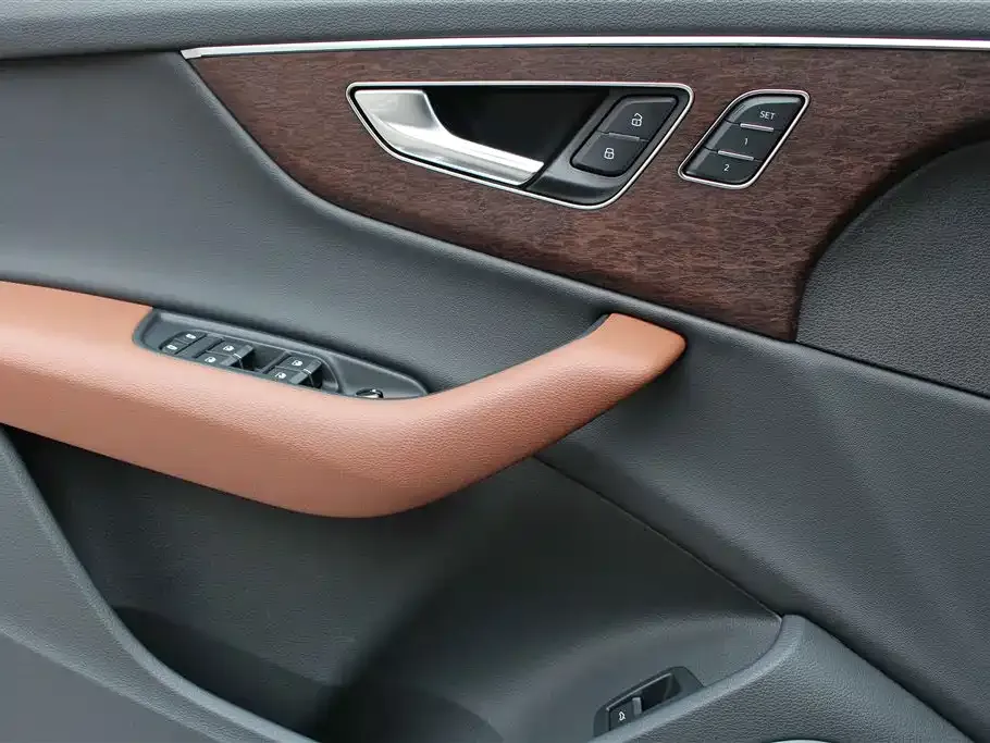 Audi Q7 2021 из CN, фото 10