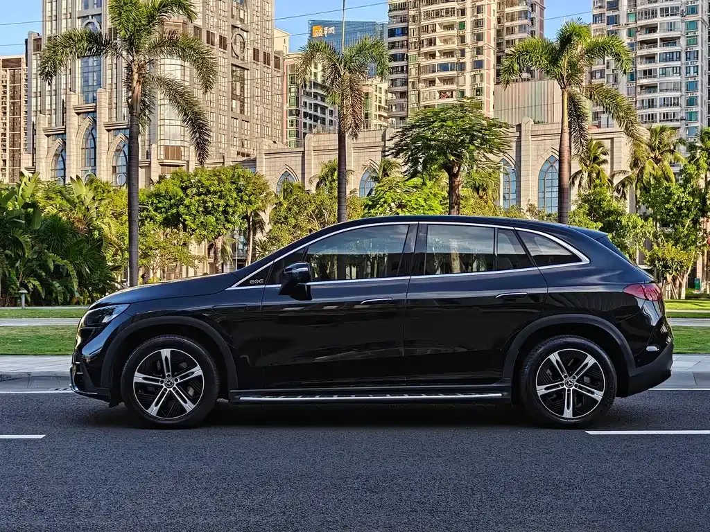 Mercedes-Benz EQE SUV 2023 из CN, фото 3