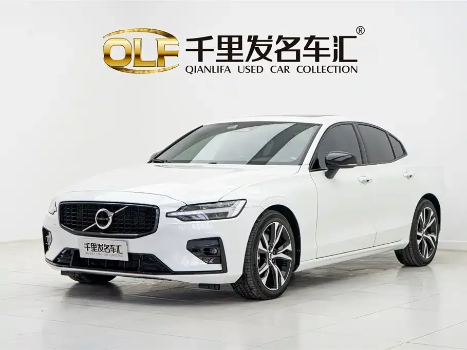 Volvo S60 2024 из CN, фото 1