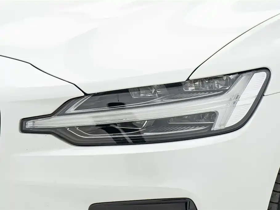 Volvo S60 2024 из CN, фото 10