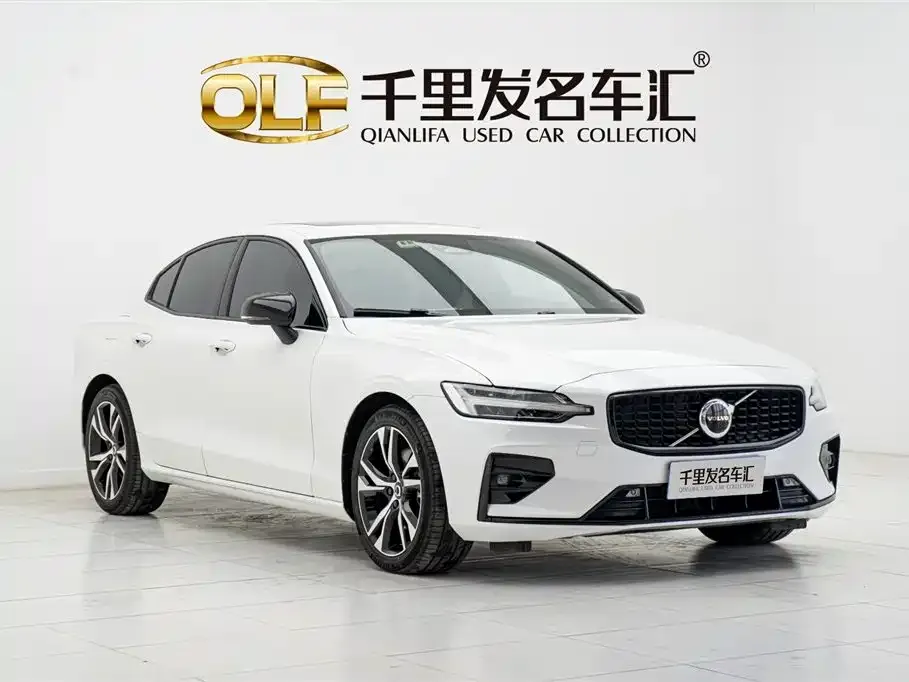 Volvo S60 2024 из CN, фото 6