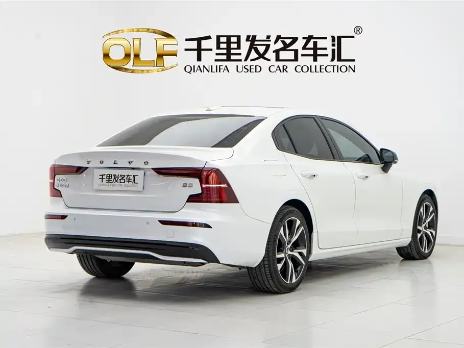 Volvo S60 2024 из CN, фото 8