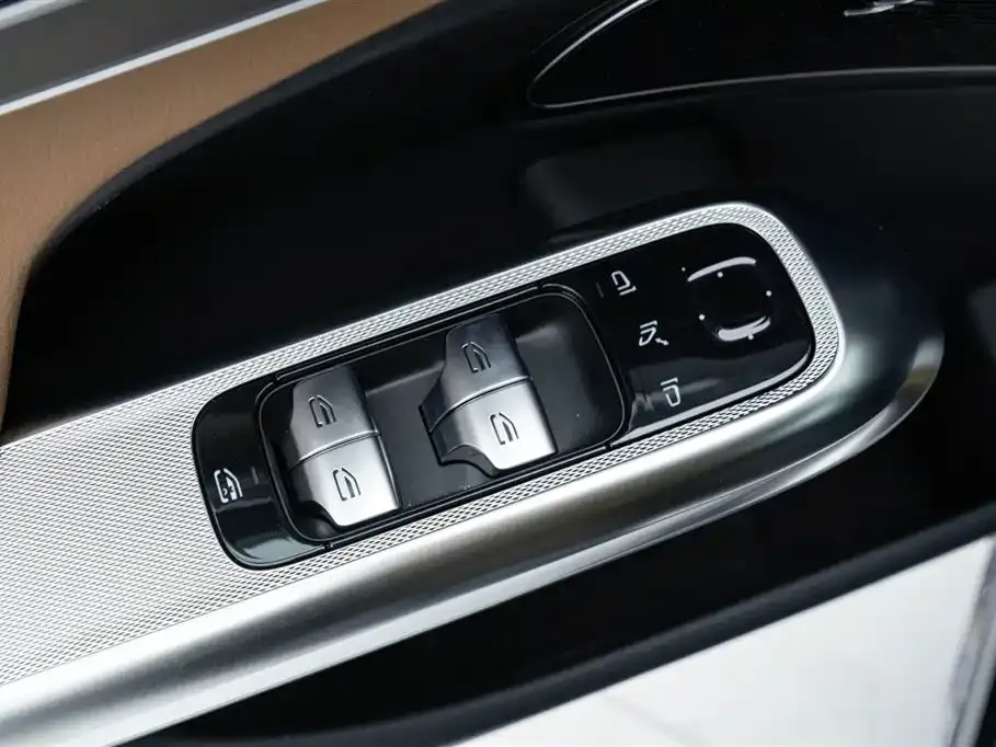 Mercedes-Benz E-Class 2025 из CN, фото 5