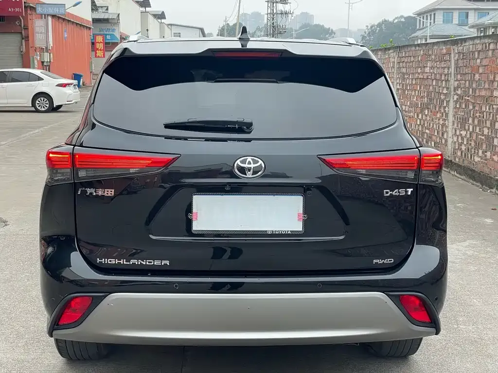 Toyota Highlander — фото 3