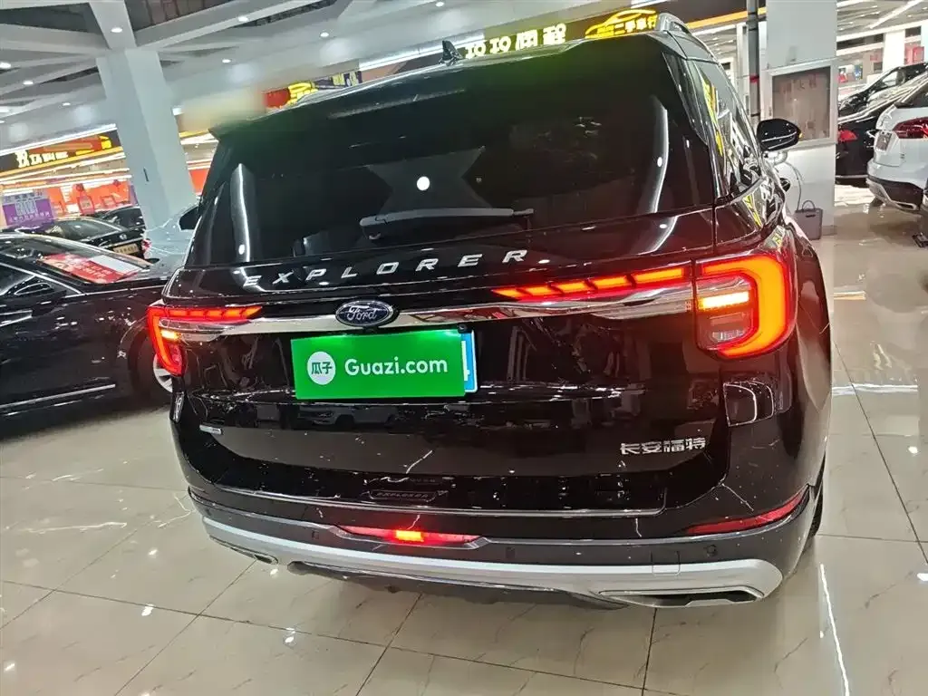 Ford Explorer 2023 из CN, фото 3