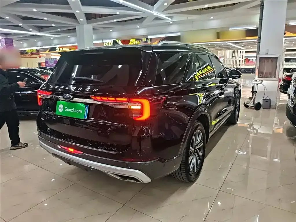 Ford Explorer 2023 из CN, фото 2