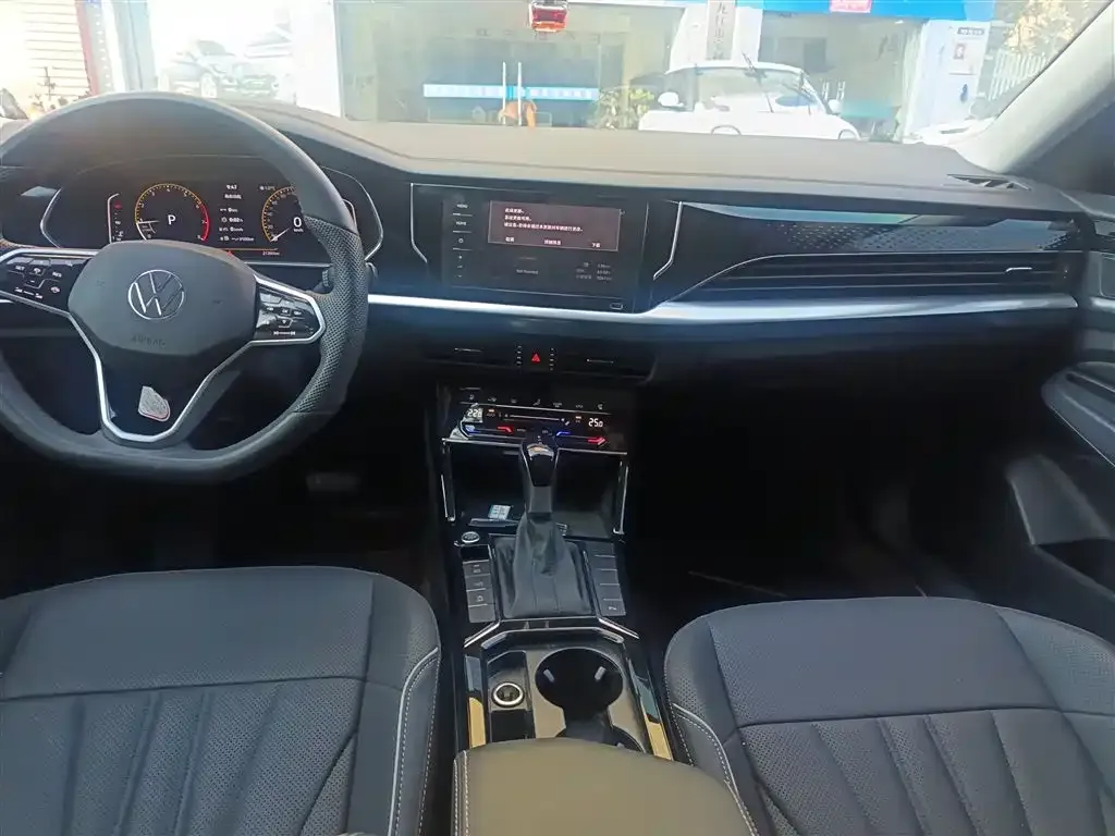 Volkswagen Passat 2024 из CN, фото 3